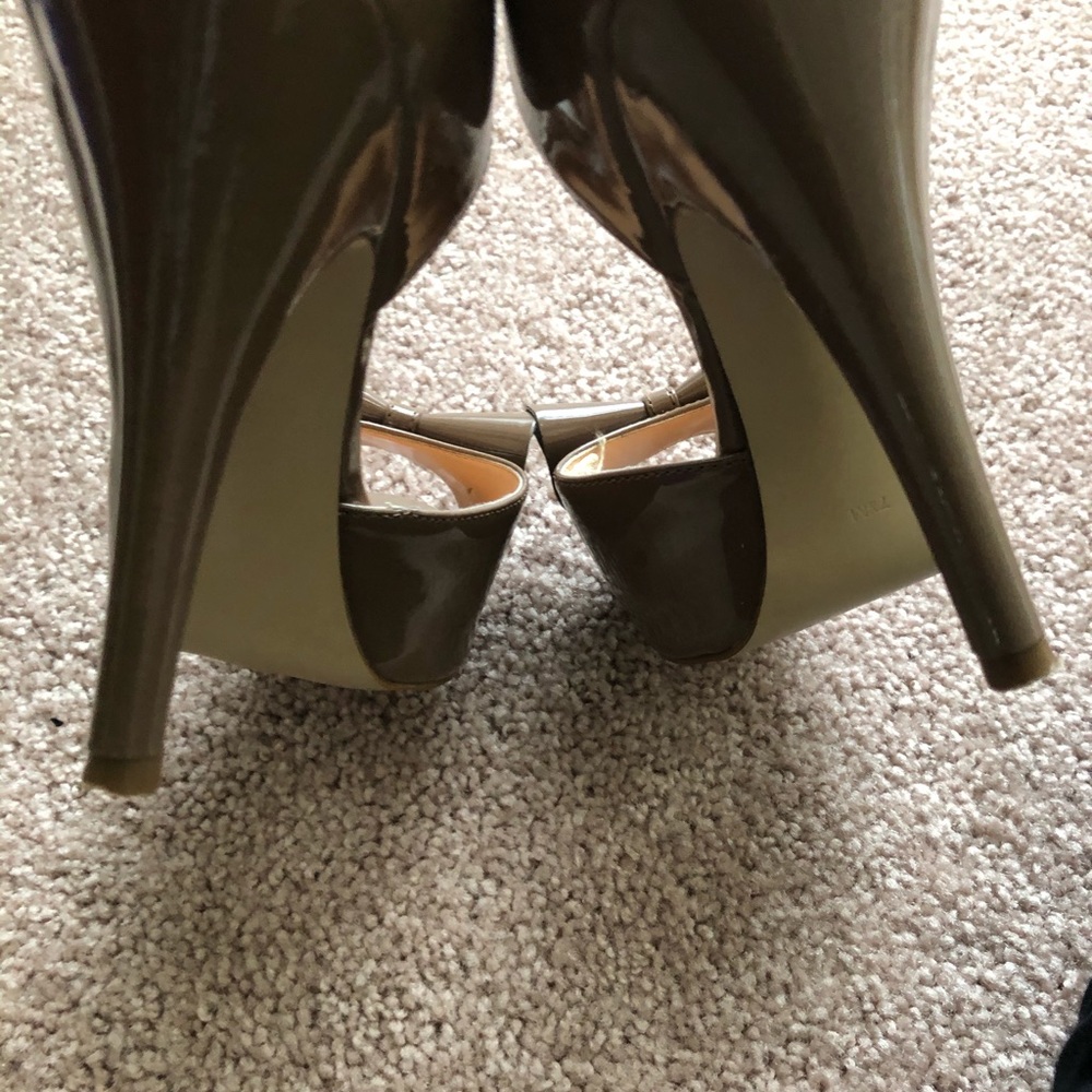 Shoes - Picture 4 of 4